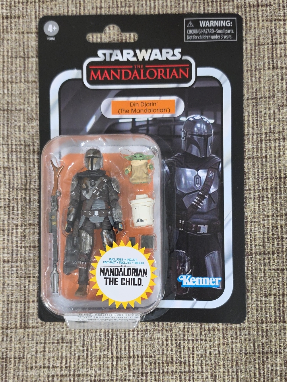 Star Wars The Mandalorian Din Djarin Action Figure with The Child